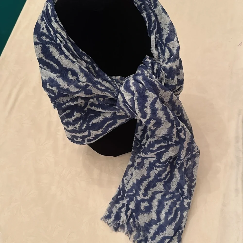 MNG by Mango lightweight blue and white scarf made in India. (OLCC)